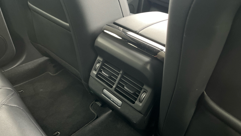 Land Rover Range Rover Evoque 1.5 P300e R-Dynamic SE 5dr Auto Hatchback